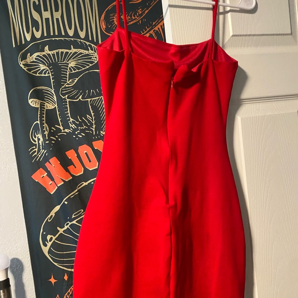Elegant Red Spaghetti Strap Dress - Picture 2 of 2